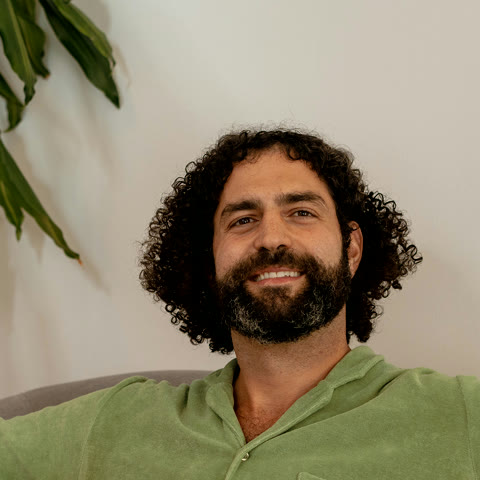 Nick Sarafa, founder of Light School, teaching at a hands-on AI workshop