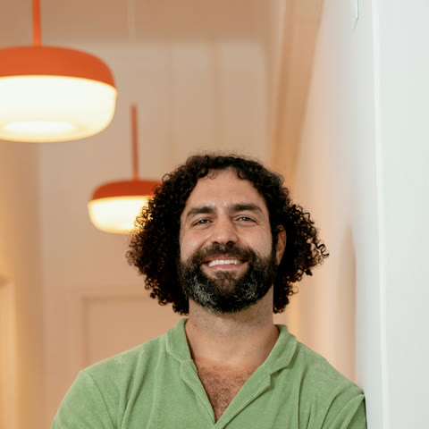Nick Sarafa, founder of Light School, teaching at a hands-on AI workshop